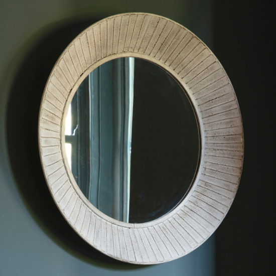 Raiola Round Wall Mirror In Distressed Cream Frame